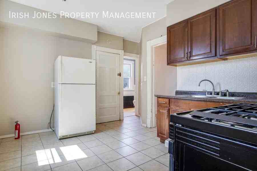 306 East St - Photo 5 of 17