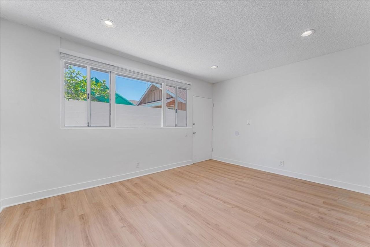 1626 Pine Ave #D - Photo 2 of 14