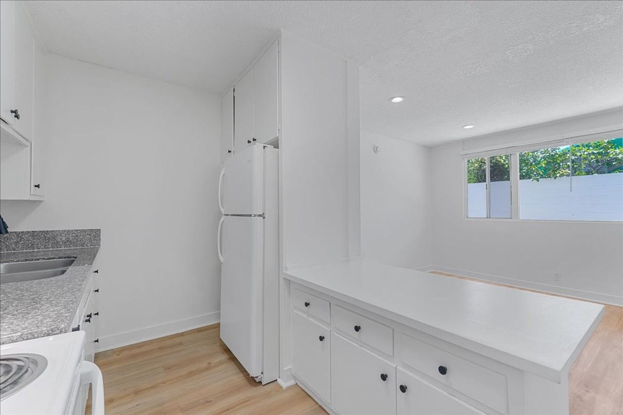 1626 Pine Ave #D - Photo 3 of 14