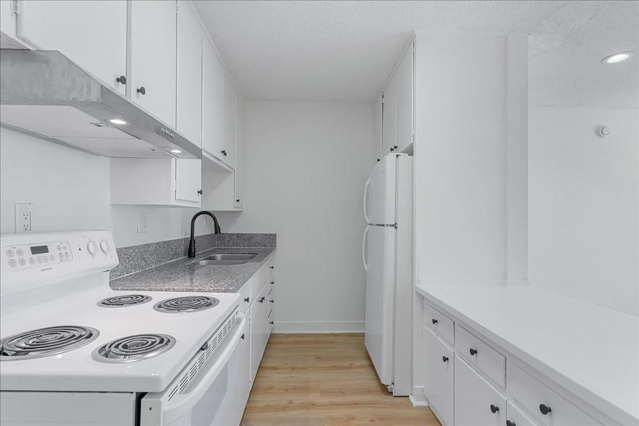 1626 Pine Ave #D - Photo 4 of 14