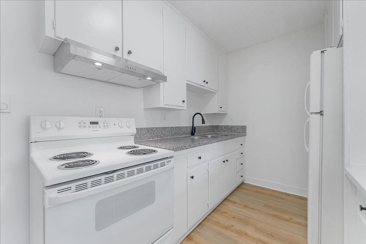 1626 Pine Ave #D - Photo 5 of 14