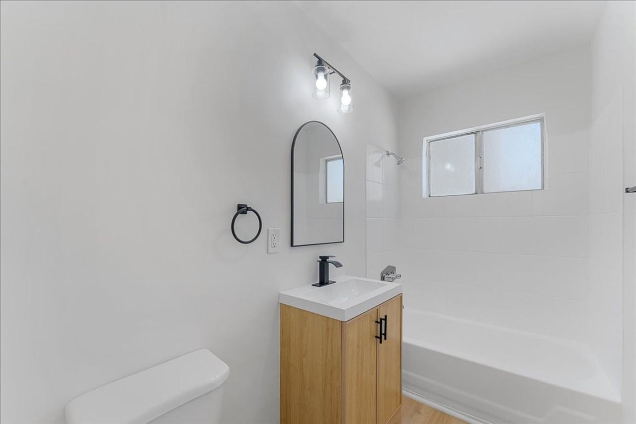 1626 Pine Ave #D - Photo 7 of 14