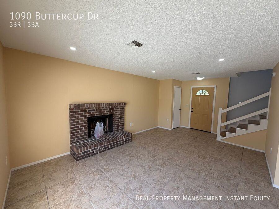 1090 Buttercup Dr - Photo 3 of 25