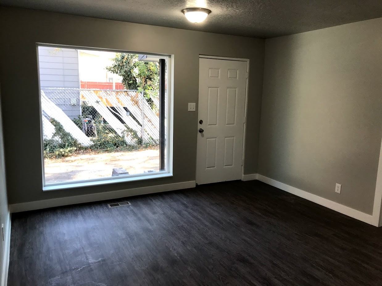 1334 E Zenith Ave - Photo 2 of 18