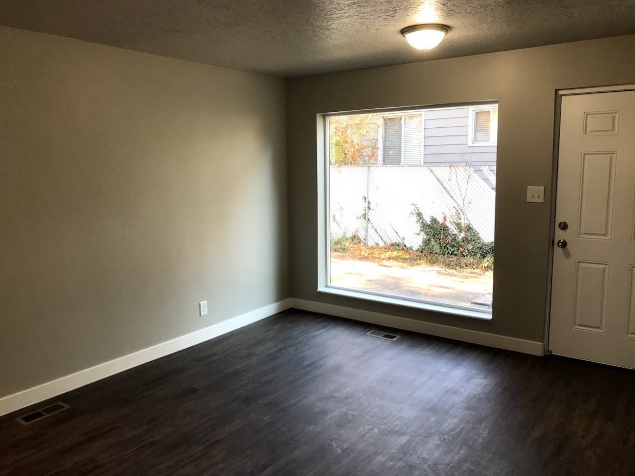 1334 E Zenith Ave - Photo 3 of 18