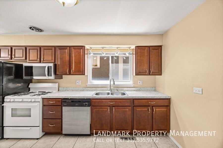 3109 Grove Ave #1 - Photo 3 of 24