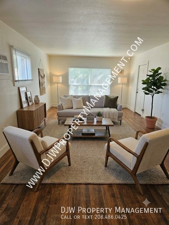 2216 Wisconsin Ave - Photo 2 of 9