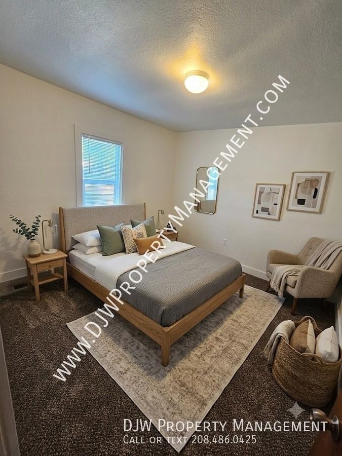 2216 Wisconsin Ave - Photo 4 of 9