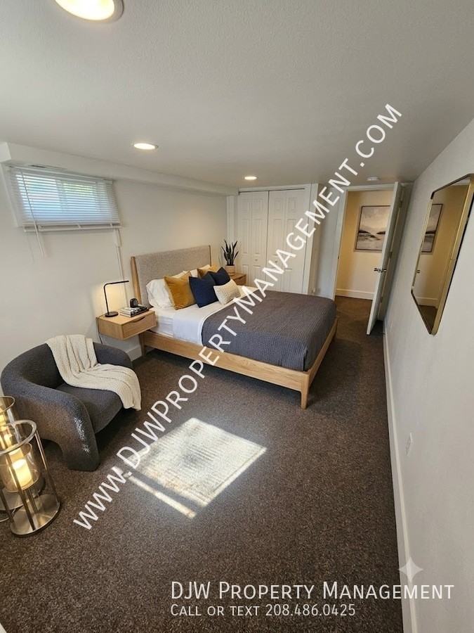 2216 Wisconsin Ave - Photo 6 of 9