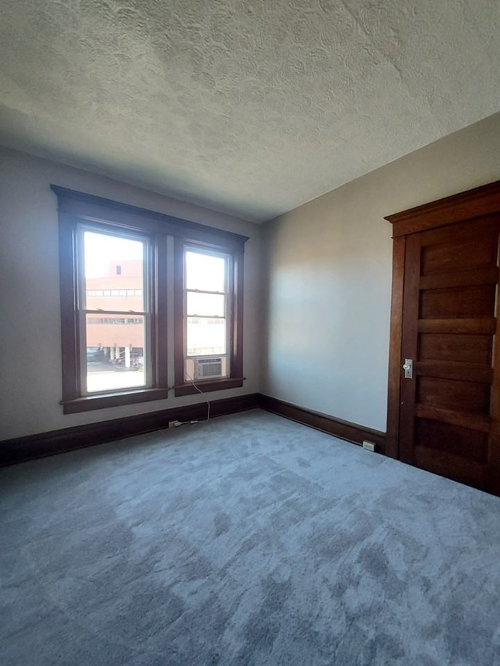 79 W Church St #4 - Photo 5 of 9
