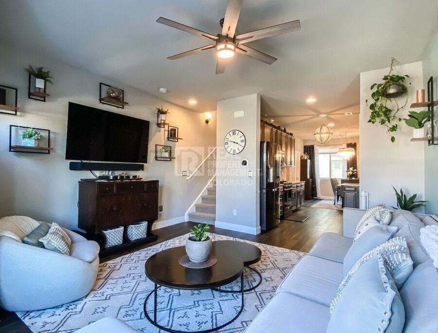 1057 Mariposa St - Photo 3 of 31