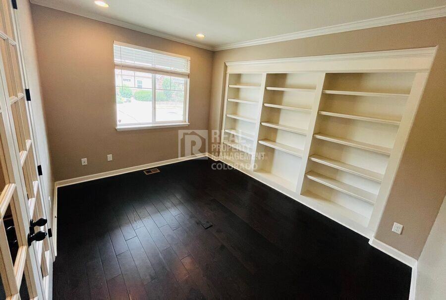 550 Gallegos Cir - Photo 2 of 20