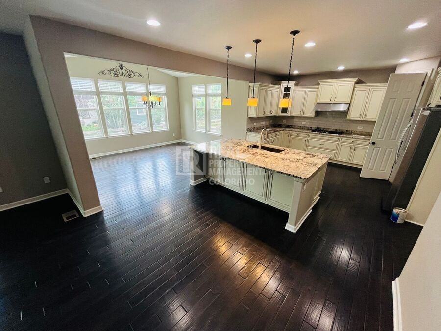550 Gallegos Cir - Photo 4 of 20
