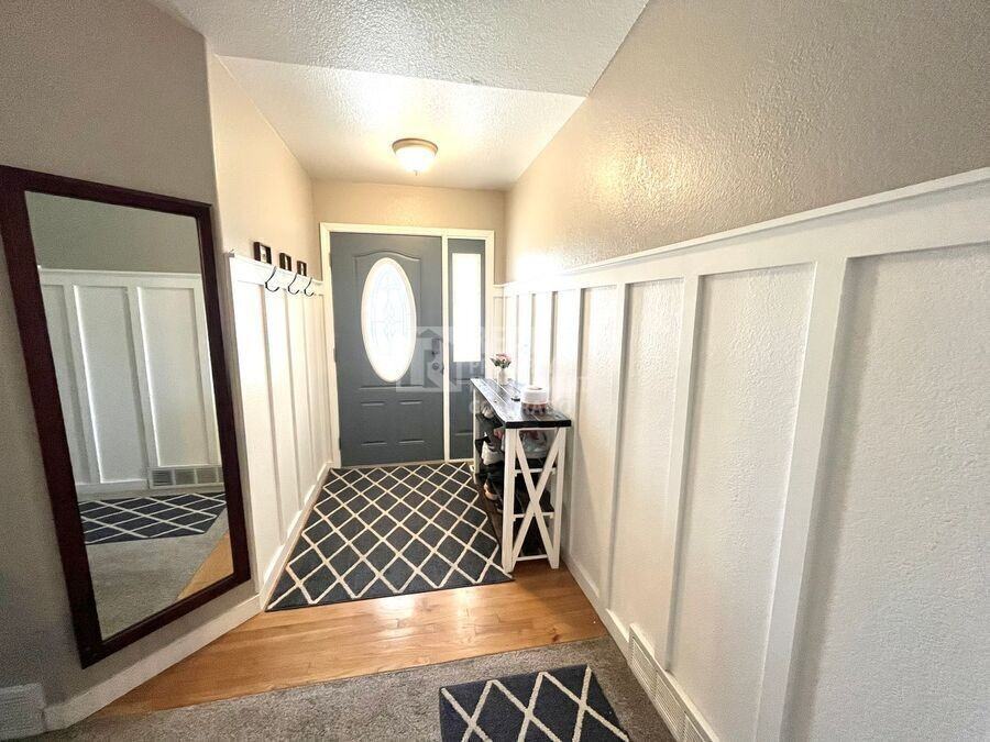 654 Montrail Dr - Photo 3 of 28