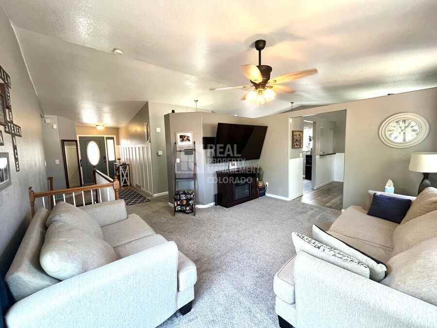 654 Montrail Dr - Photo 5 of 28