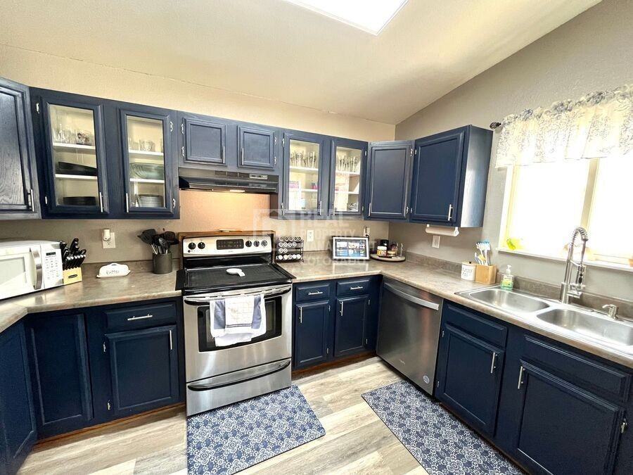 654 Montrail Dr - Photo 7 of 28