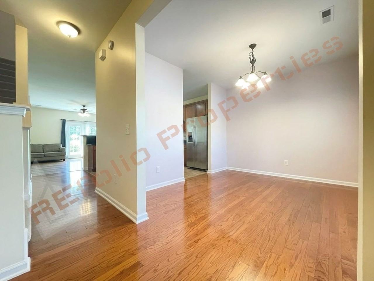 1304 Cozart St - Photo 2 of 31