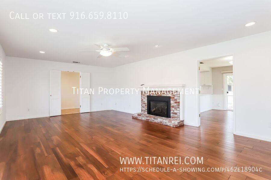 4662 Stirling St - Photo 4 of 16