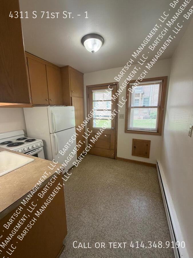 4311 S 71st St #1 - Photo 6 of 10
