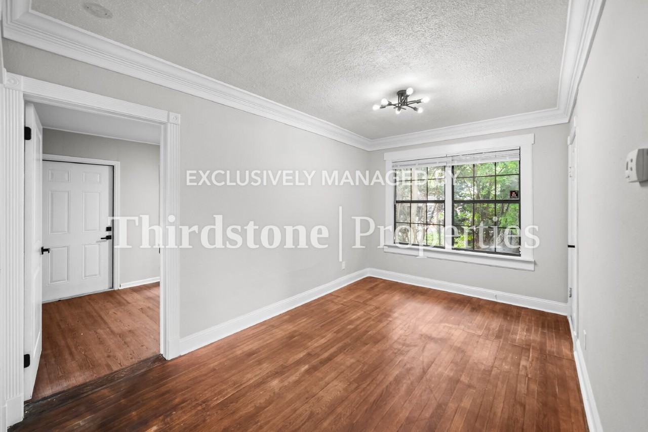 1216 Glen Laura Rd - Photo 7 of 32