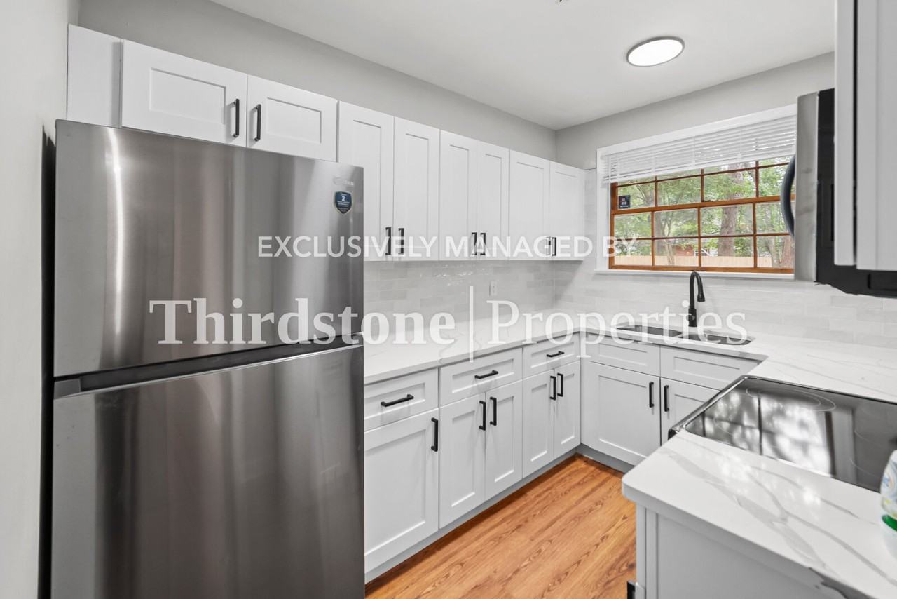 1216 Glen Laura Rd - Photo 5 of 32