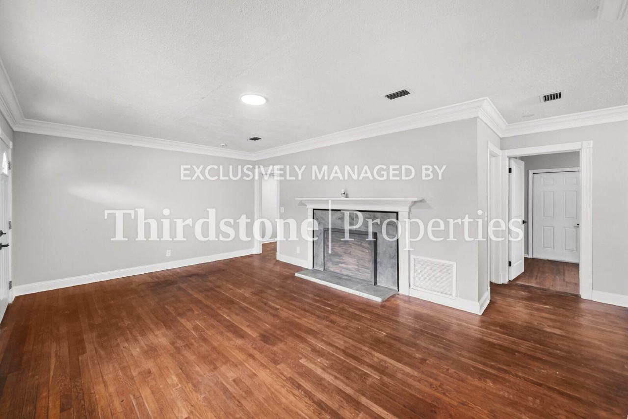 1216 Glen Laura Rd - Photo 3 of 32