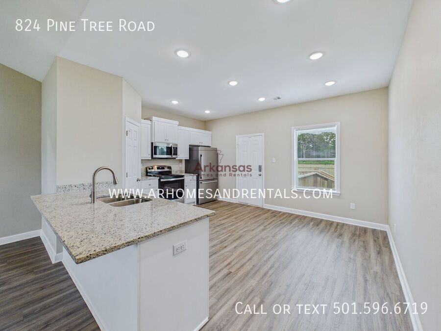 824 Pine Tree Rd - Photo 5 of 15