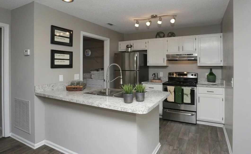 933 Caledon Ct #933 - Photo 4 of 6