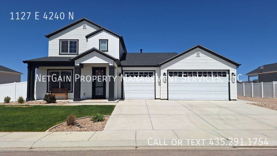 1127 E 4240 N - Photo 2 of 50