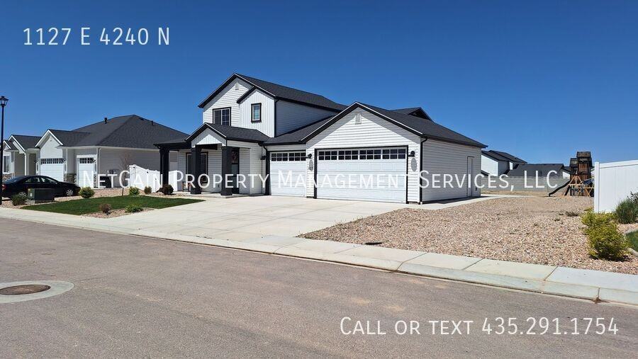 1127 E 4240 N - Photo 5 of 50