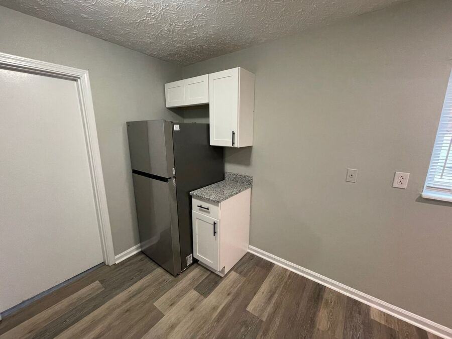 2069 Fontaine Rd - Photo 6 of 19