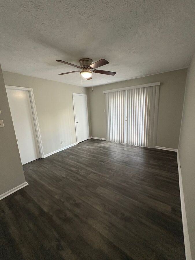 2021 Cambridge Dr #10 - Photo 6 of 36