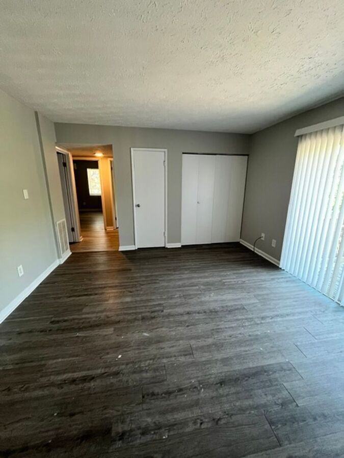 2066 Fairmont Ct #11 - Photo 3 of 10