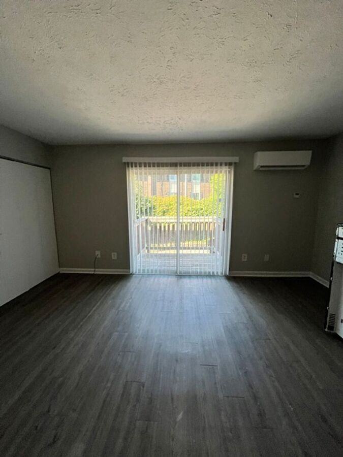 2066 Fairmont Ct #11 - Photo 4 of 10