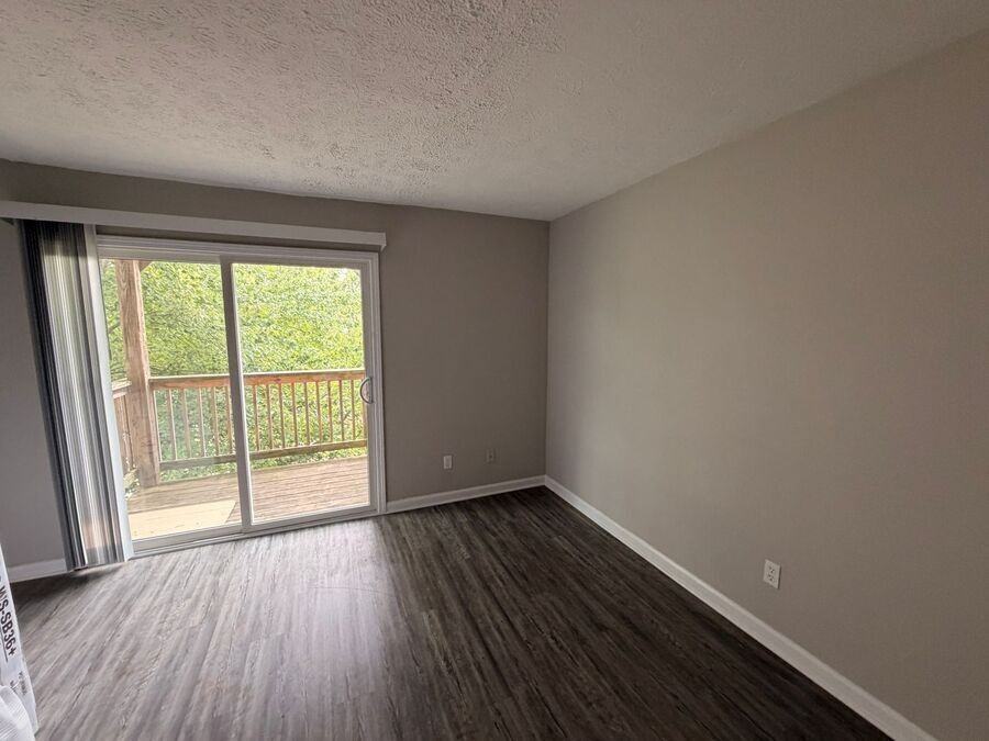 2066 Fairmont Ct #6 - Photo 3 of 10