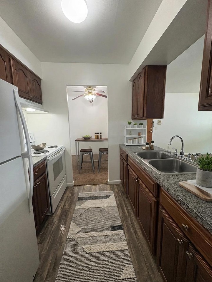 695 Capital Ave NE #16B - Photo 2 of 13