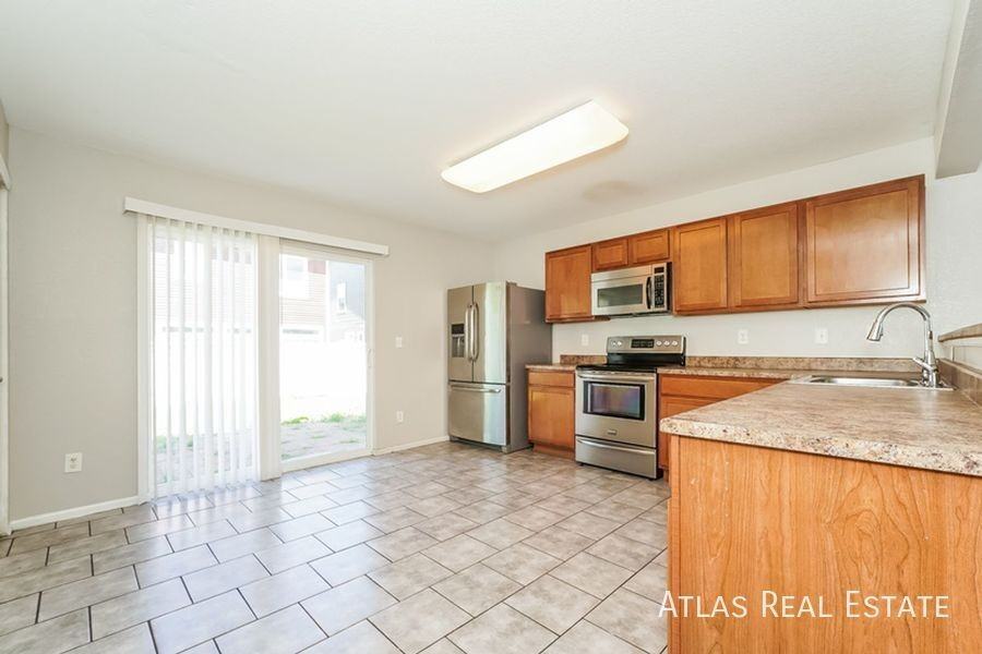 4745 Andes St - Photo 5 of 20