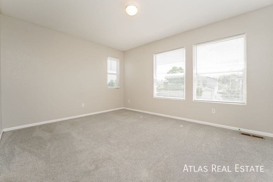 4745 Andes St - Photo 7 of 20
