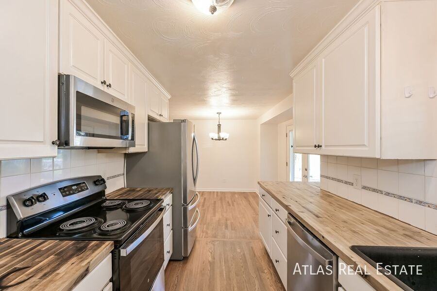 604 S Quentin St - Photo 5 of 18