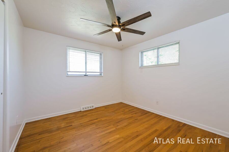 604 S Quentin St - Photo 7 of 18