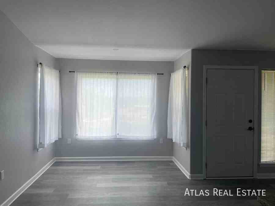 4747 S Balsam Way - Photo 4 of 12
