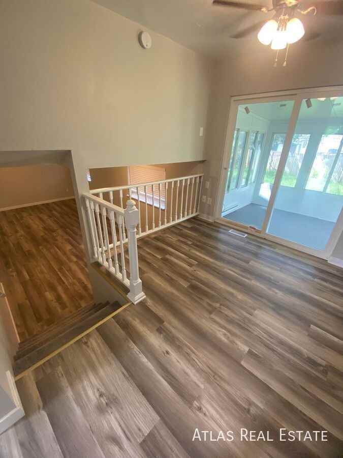 1077 S Moline St - Photo 5 of 23
