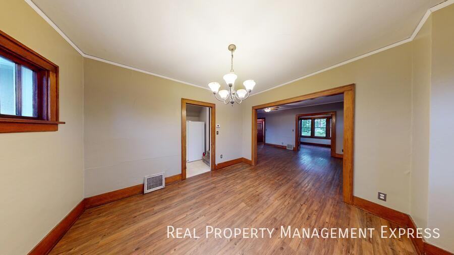 507 W 25th St - Photo 4 of 11