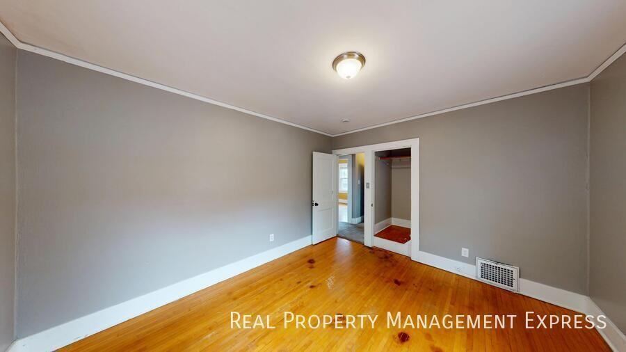 507 W 25th St - Photo 7 of 11