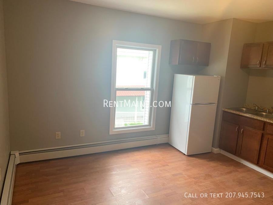 380 Hammond St #3 - Photo 2 of 10