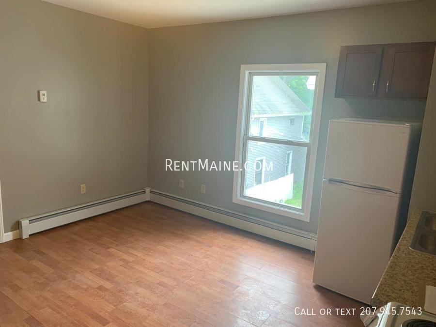 380 Hammond St #3 - Photo 3 of 10