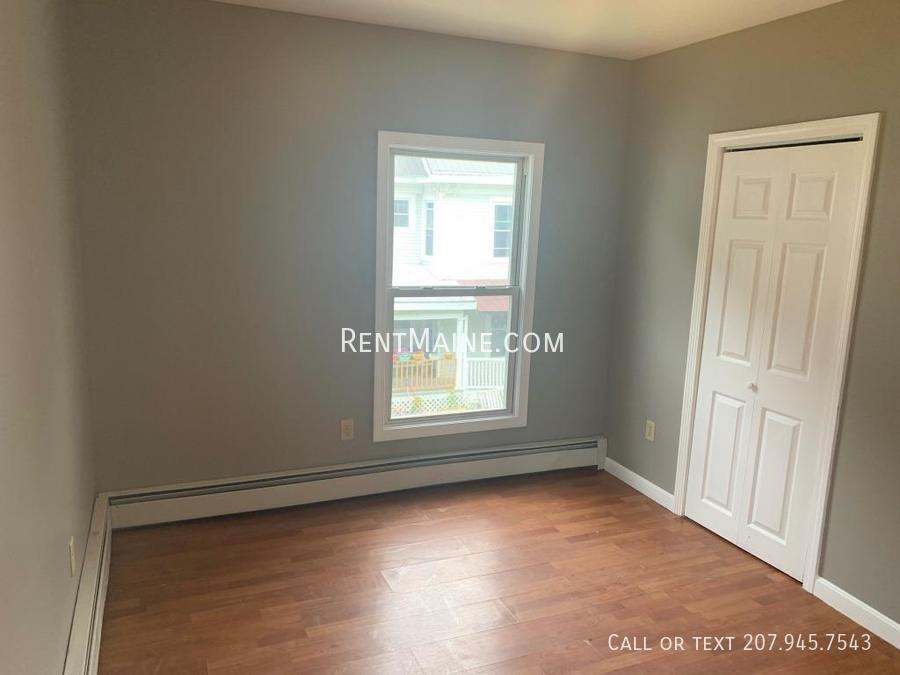 380 Hammond St #3 - Photo 4 of 10