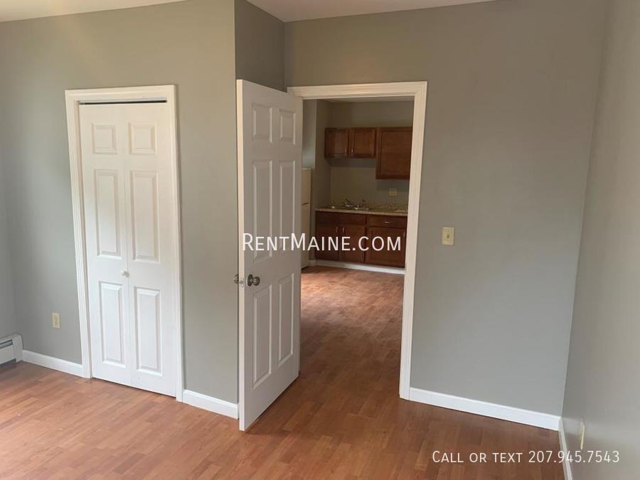 380 Hammond St #3 - Photo 5 of 10