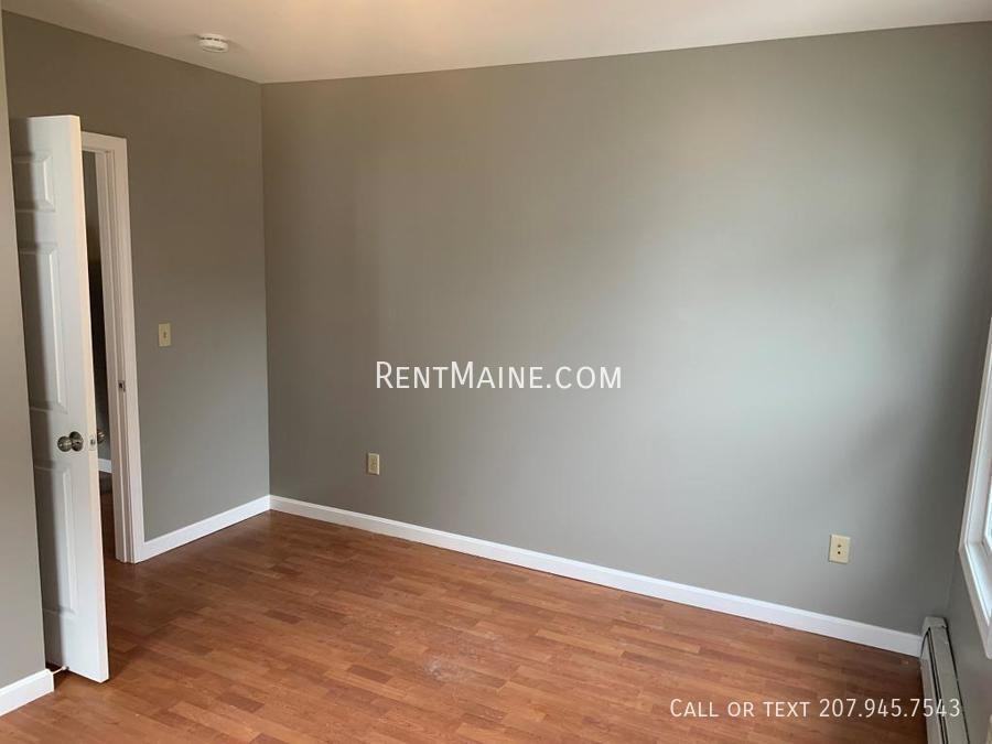380 Hammond St #3 - Photo 7 of 10