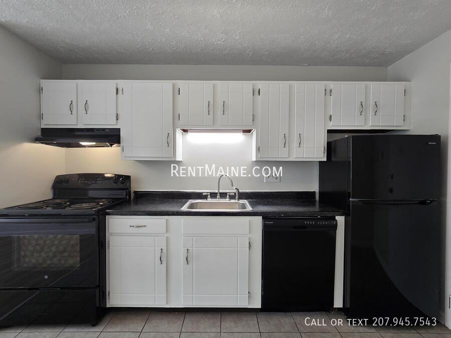 10 Tall Pines Dr #11 - Photo 3 of 9